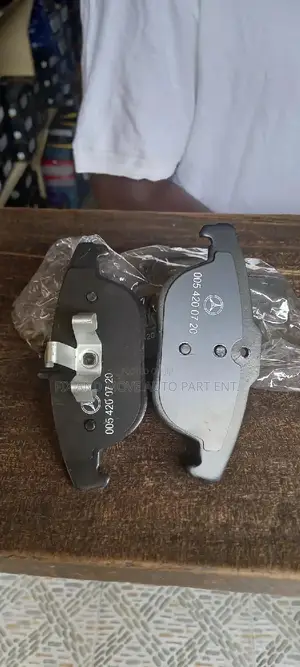 Mercedes Benz C250/C300 Front and Back BRAKE PAD Available
