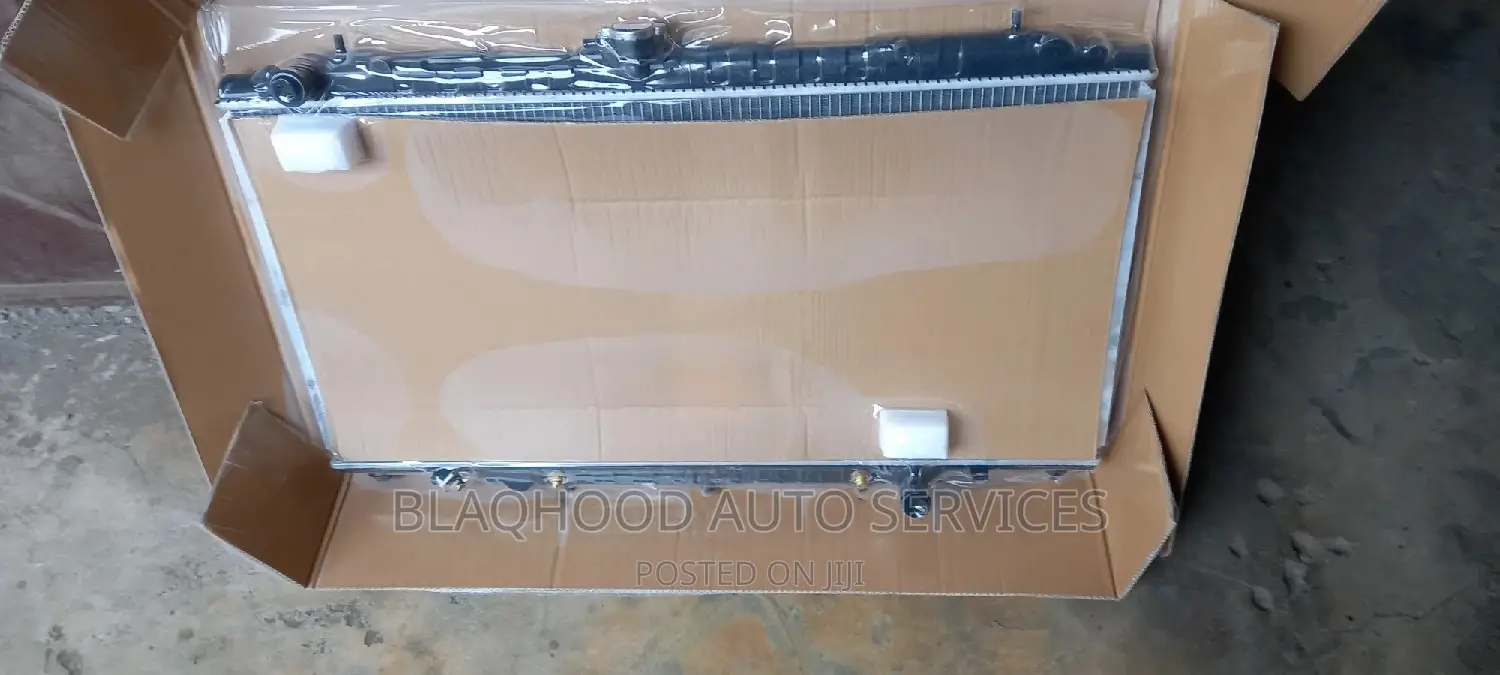 Nissan Patrol/Hardbody/Navara/Sentra/Armada RADIATOR TANK