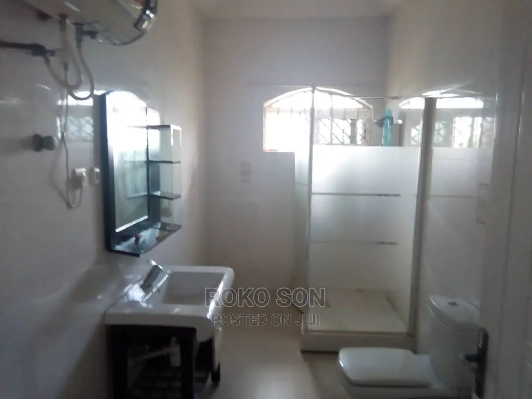 6bdrm Mansion in Dr Roko, East Legon for Sale