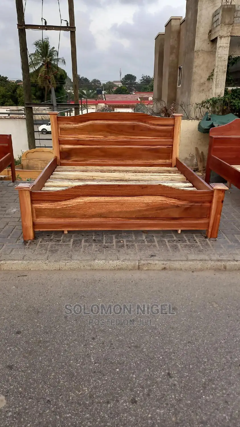Pole Queen Size Bed