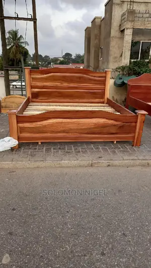 Pole Queen Size Bed