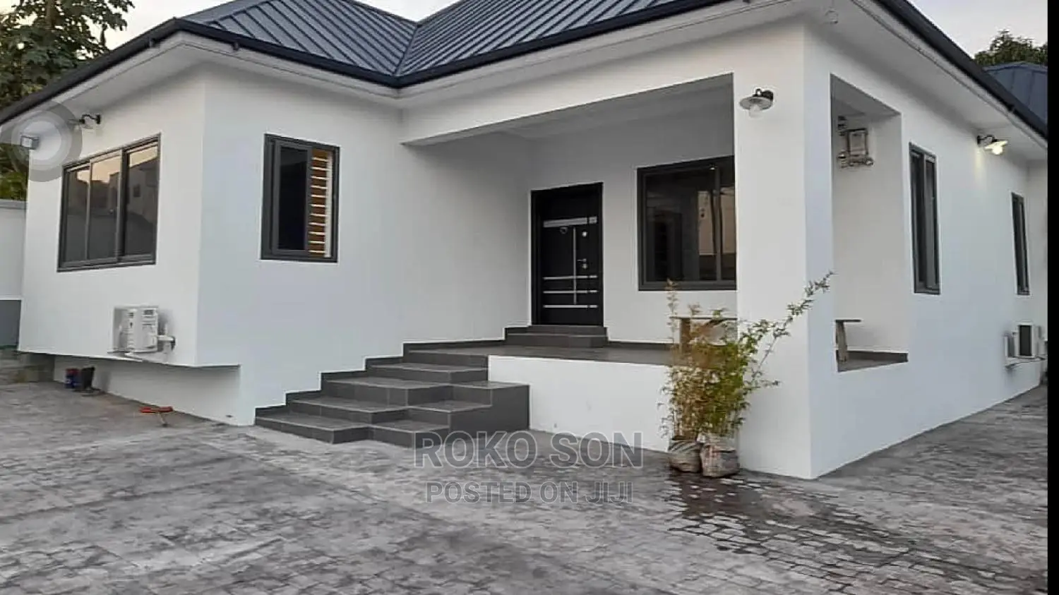 4bdrm House in Dr Roko, Ashomang Estate for sale