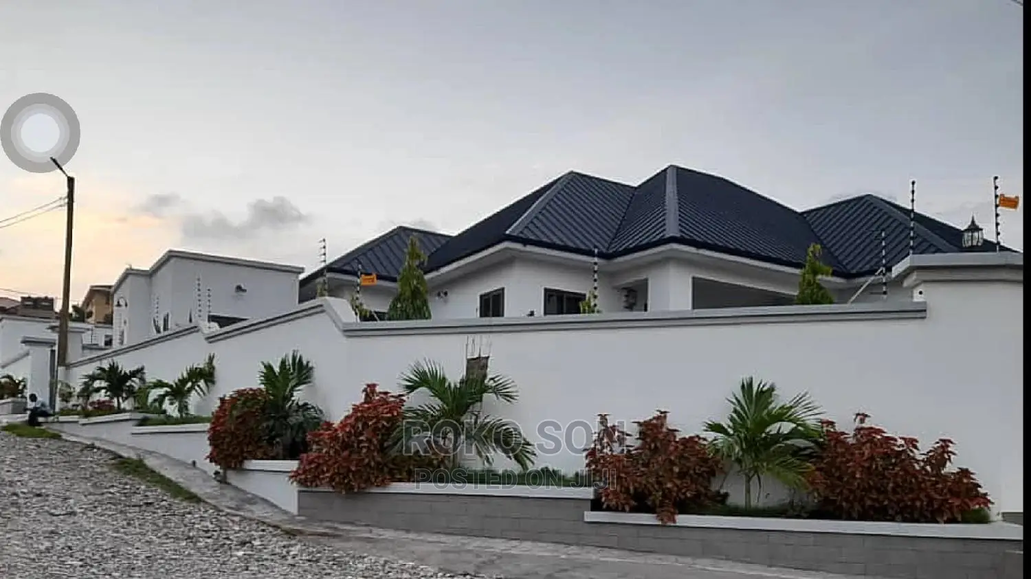 4bdrm House in Dr Roko, Ashomang Estate for sale