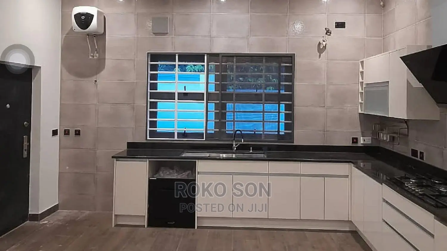 4bdrm House in Dr Roko, Ashomang Estate for sale