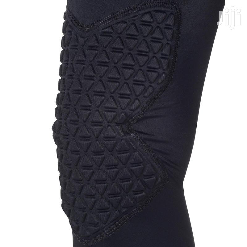 Basketball Knee Sleeve for Intermediate Players - Black