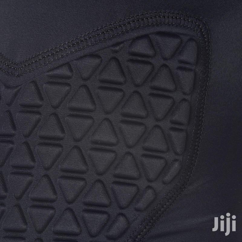 Basketball Knee Sleeve for Intermediate Players - Black