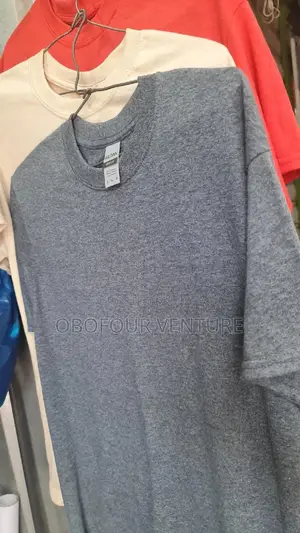 UNISEX Gildan T-Shirts Available