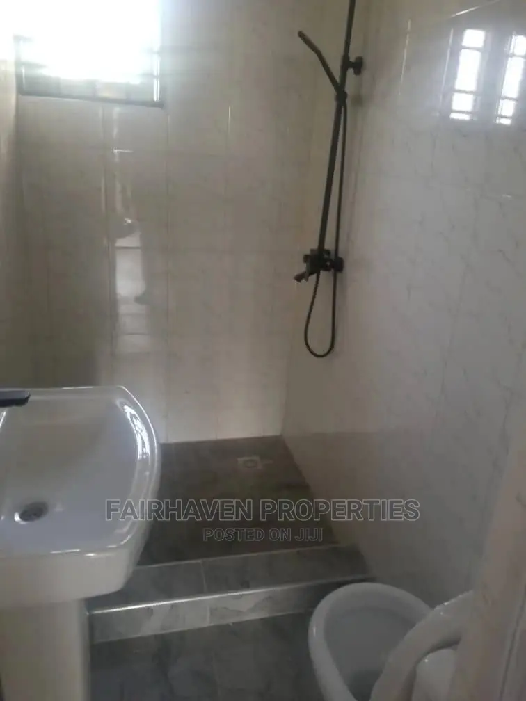 2bdrm Apartment in Tseaddo, Airport Residential Area for rent