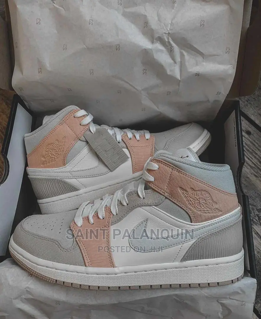Nike Retro