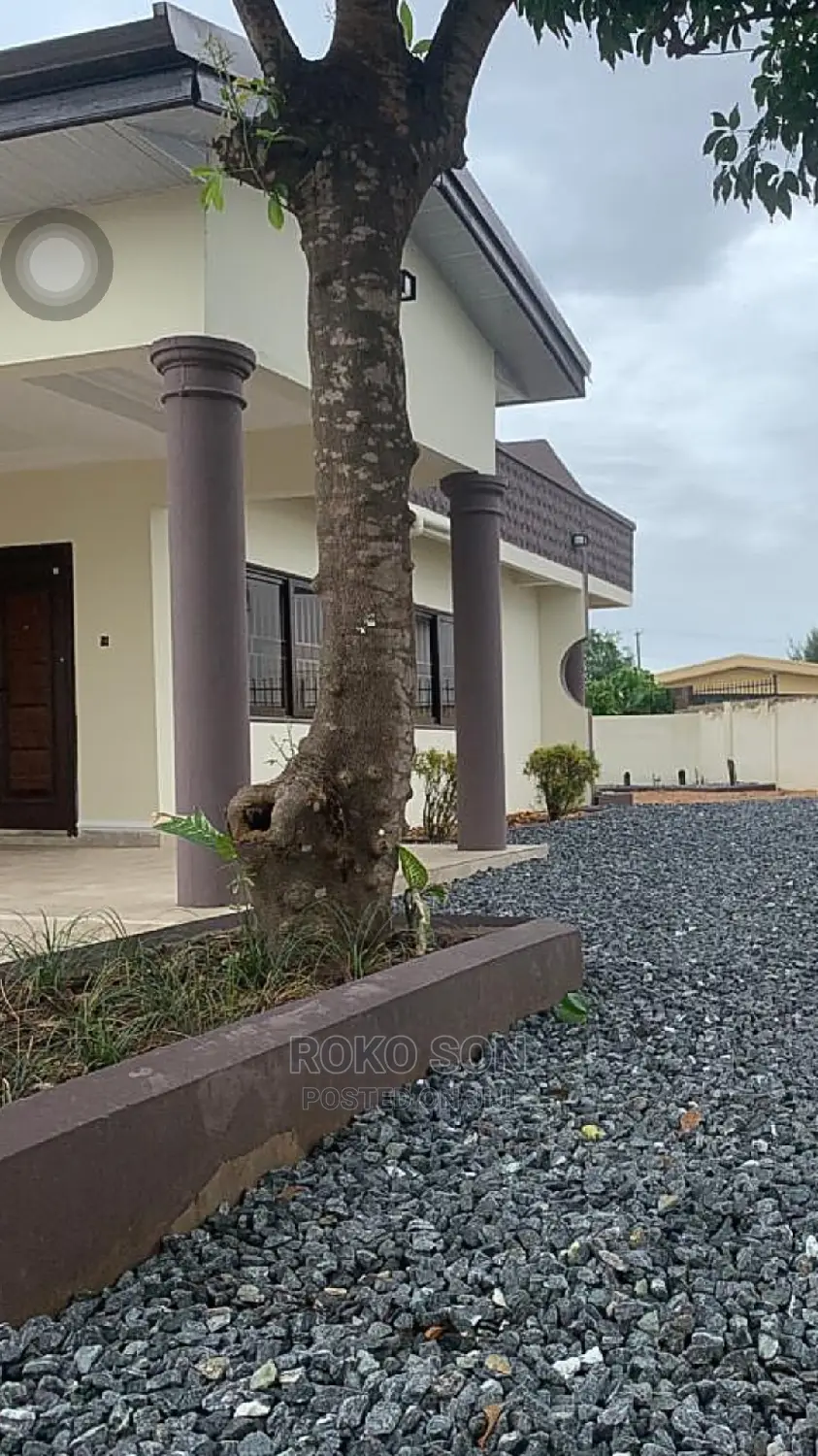 3bdrm House in Dr Roko, A&C Mall Area for rent
