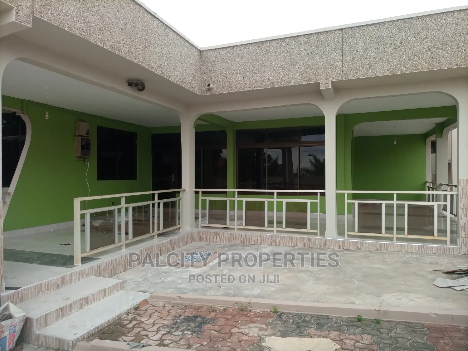 6bdrm House in Paraku Estate, Kumasi Metropolitan for Rent
