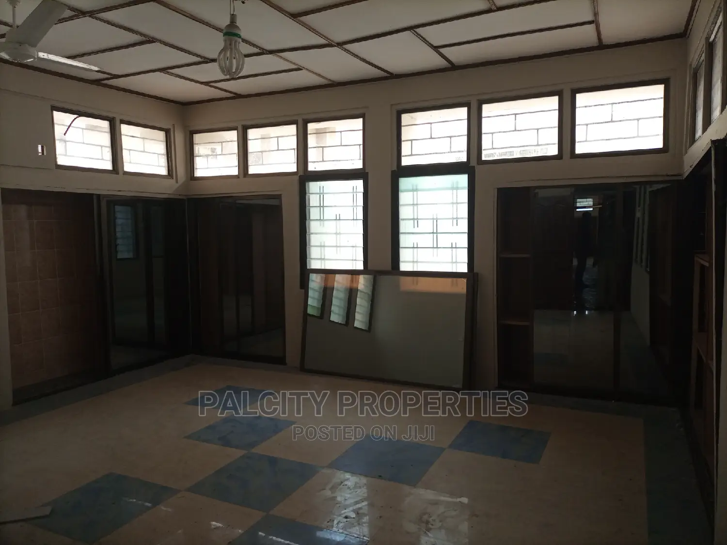 6bdrm House in Paraku Estate, Kumasi Metropolitan for Rent