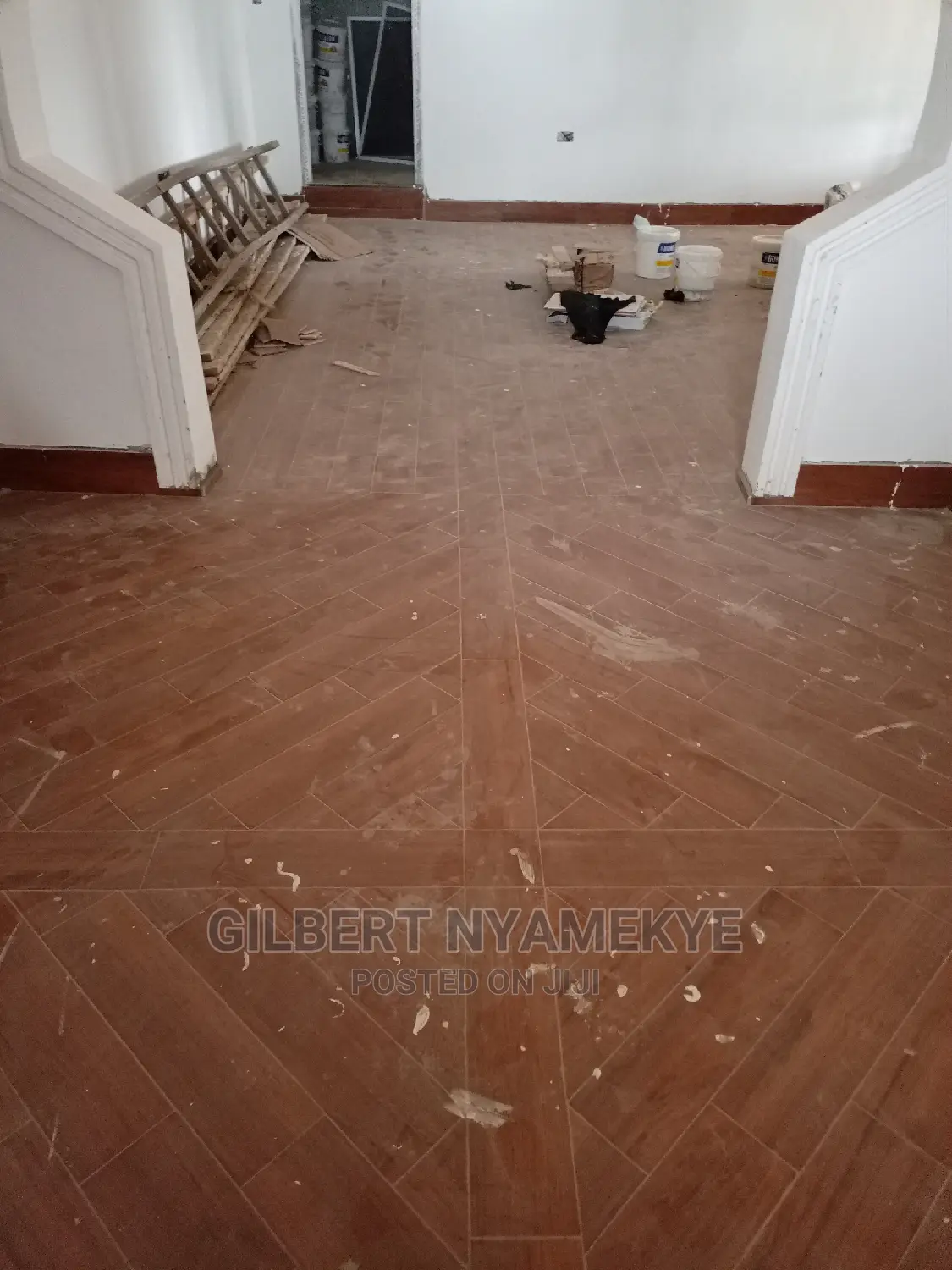 Professional and Experience Tiler for Your Project