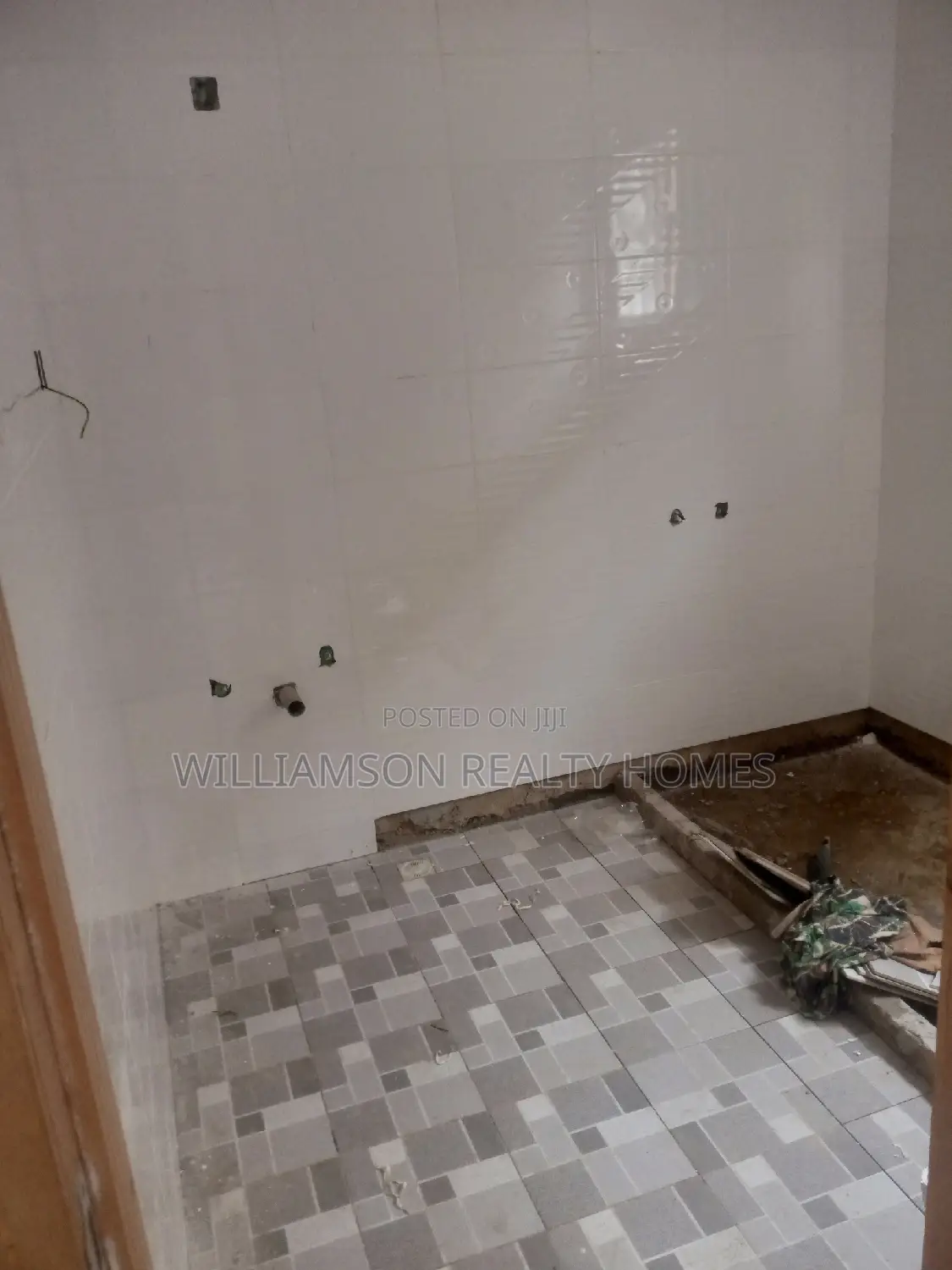 3bdrm House in Hfc Estate, Spintex for sale