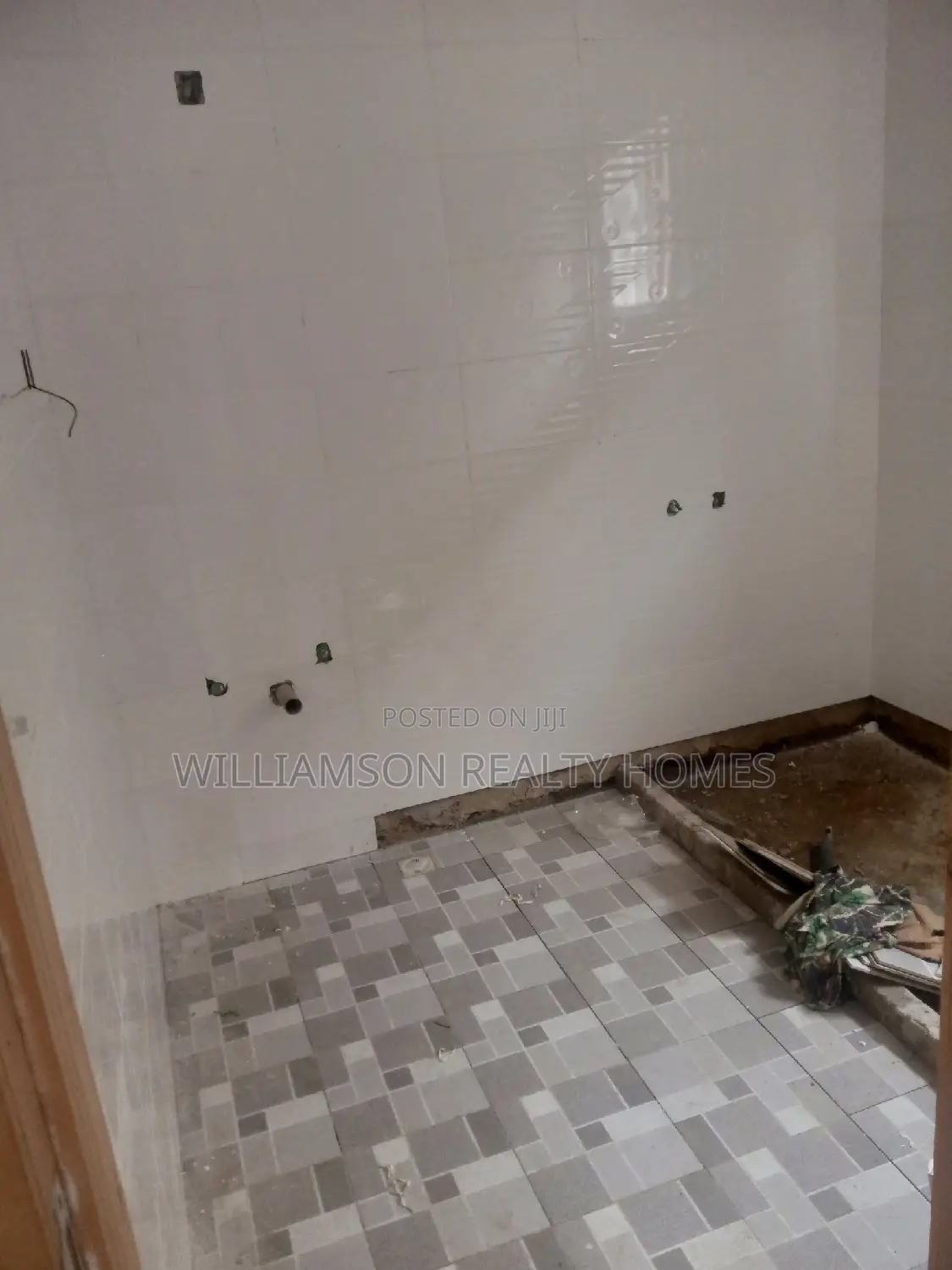 3bdrm House in Hfc Estate, Spintex for sale