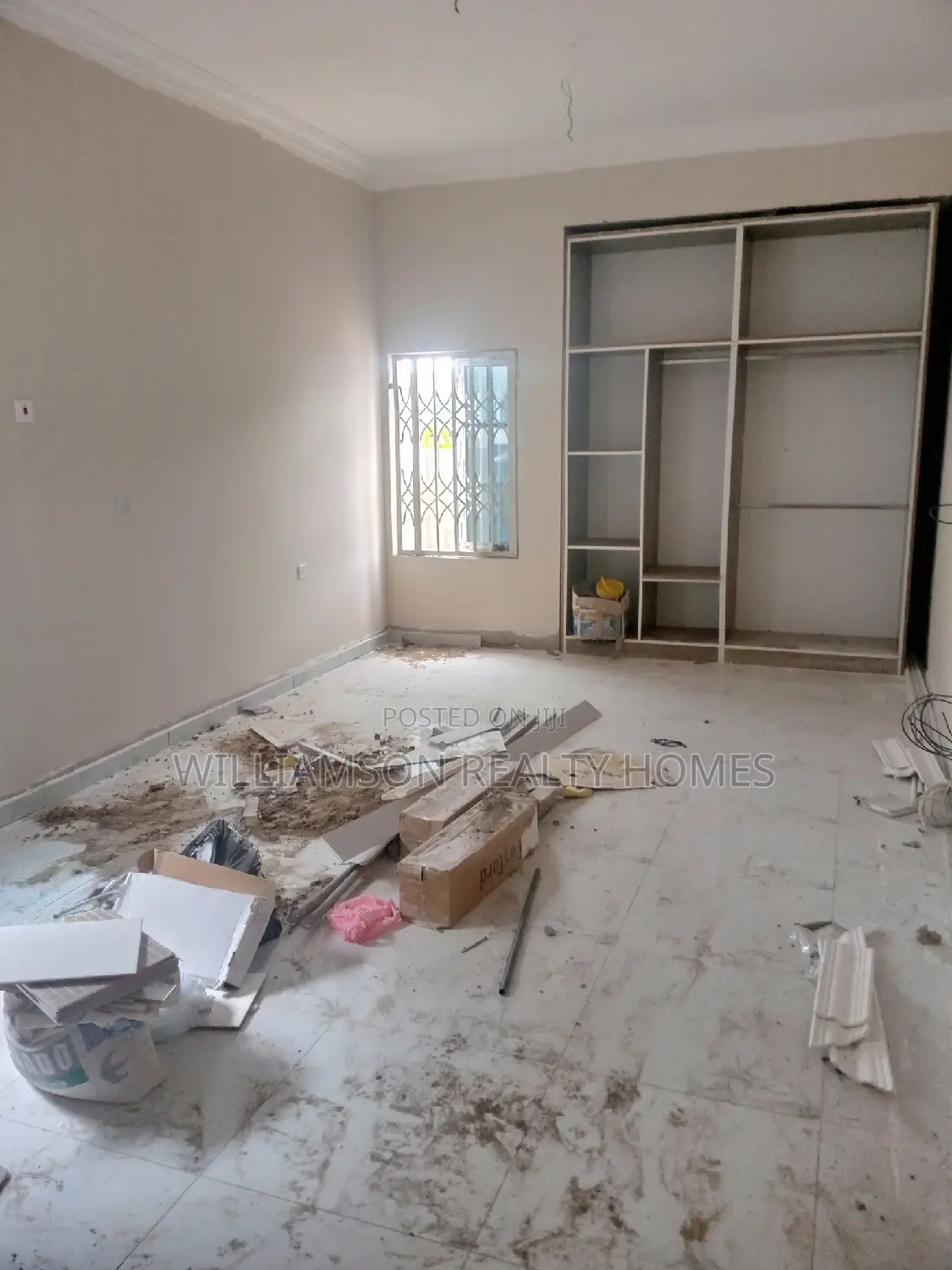 3bdrm House in Hfc Estate, Spintex for sale