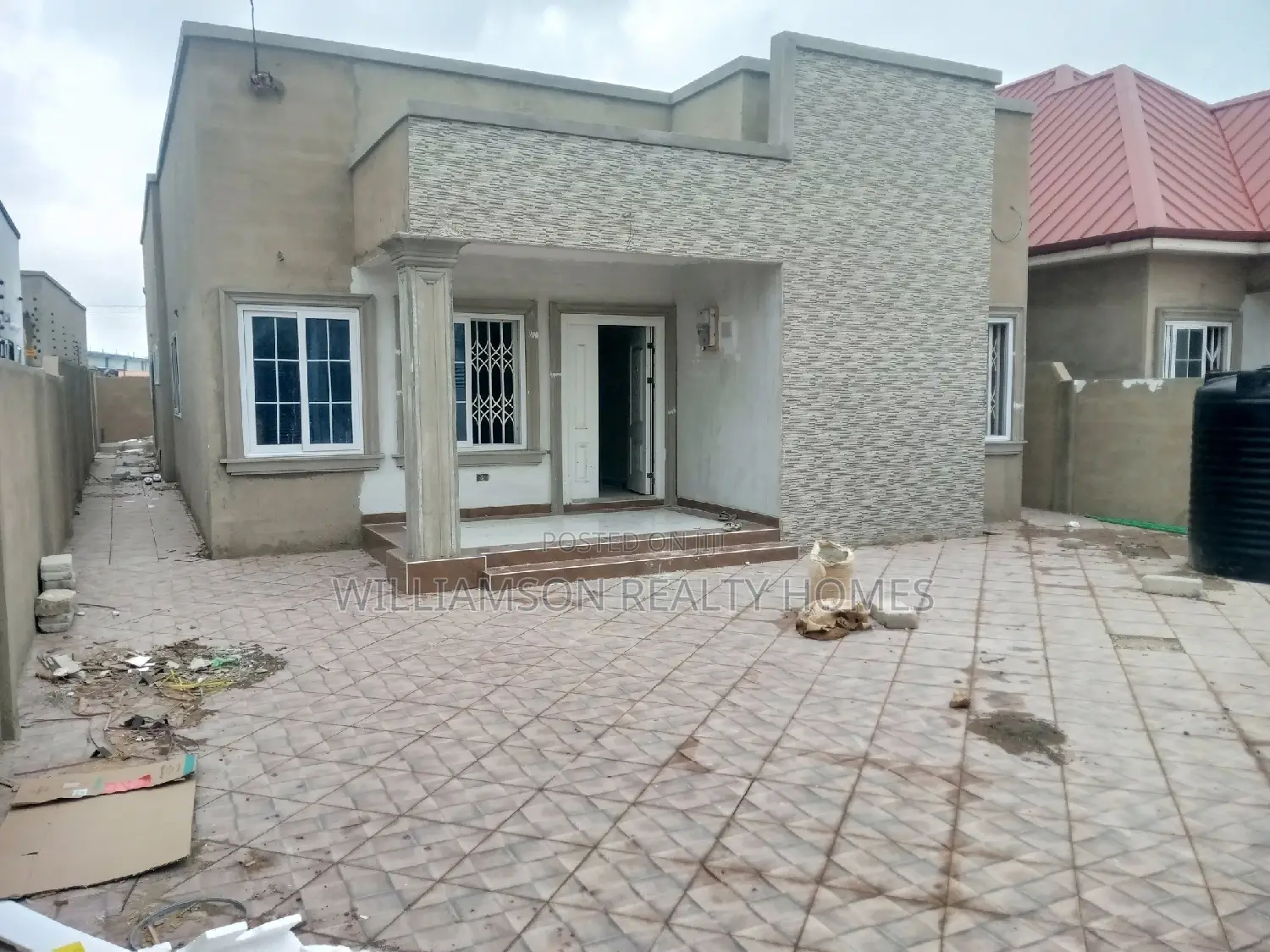 3bdrm House in Hfc Estate, Spintex for sale