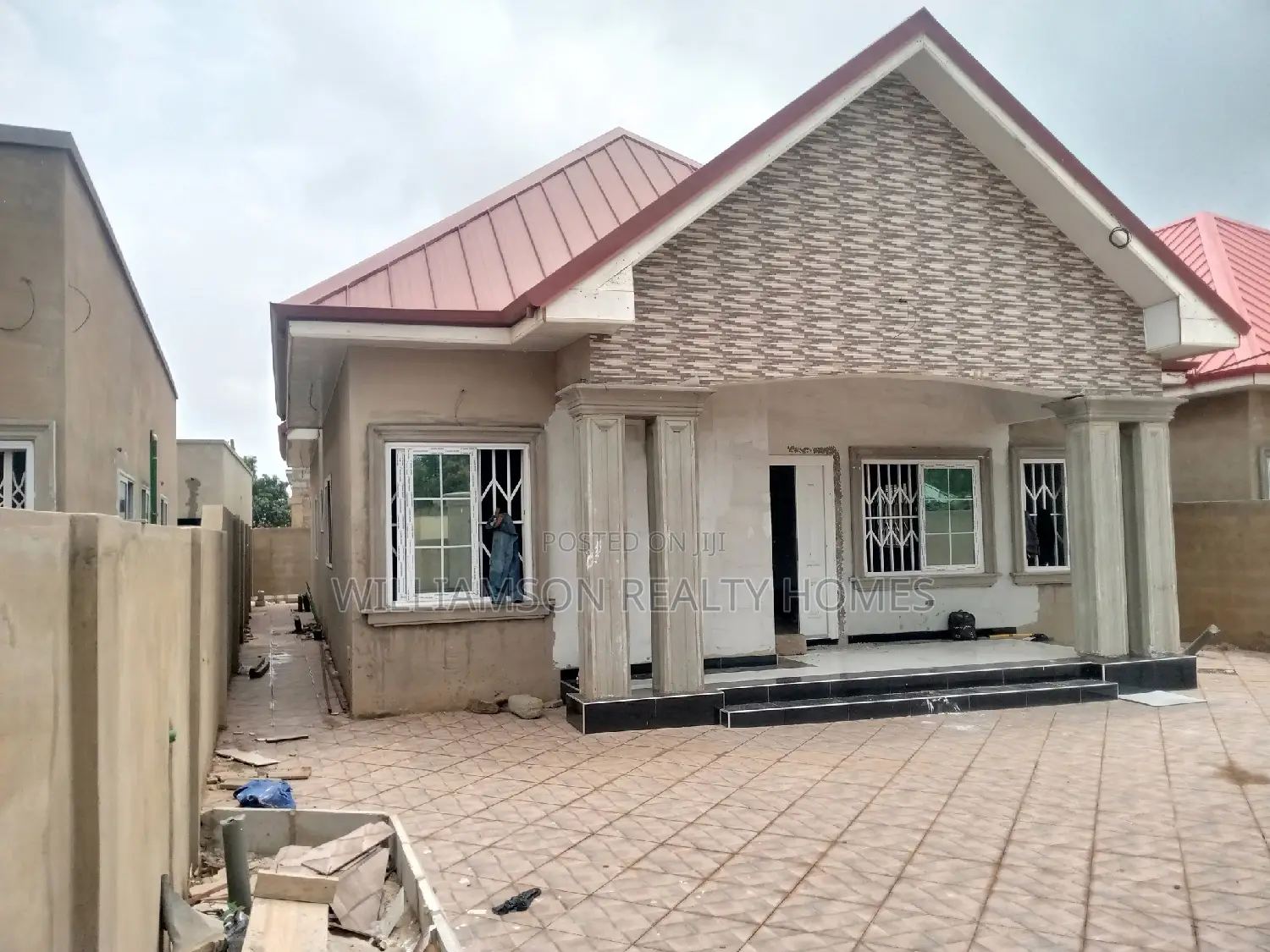 3bdrm House in Hfc Estate, Spintex for sale