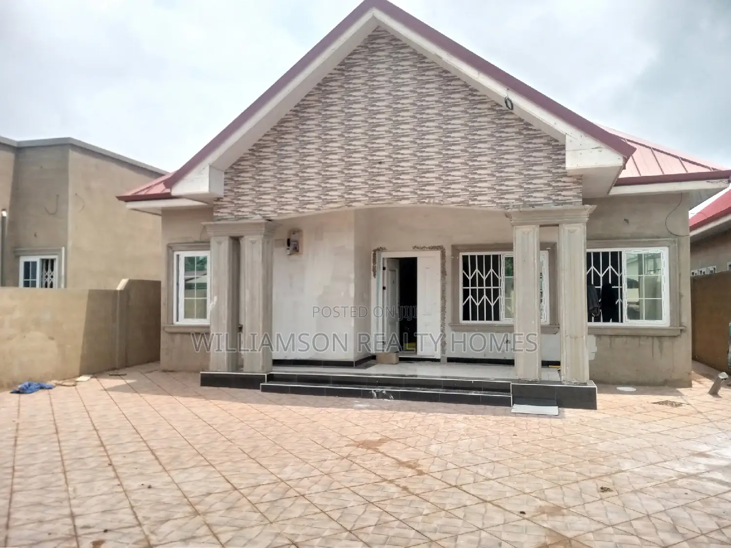 3bdrm House in Hfc Estate, Spintex for sale