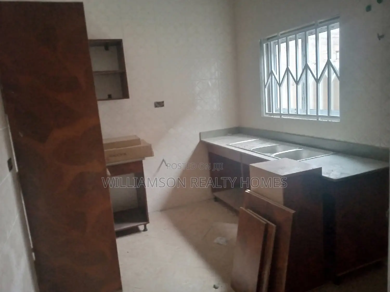 3bdrm House in Hfc Estate, Spintex for sale