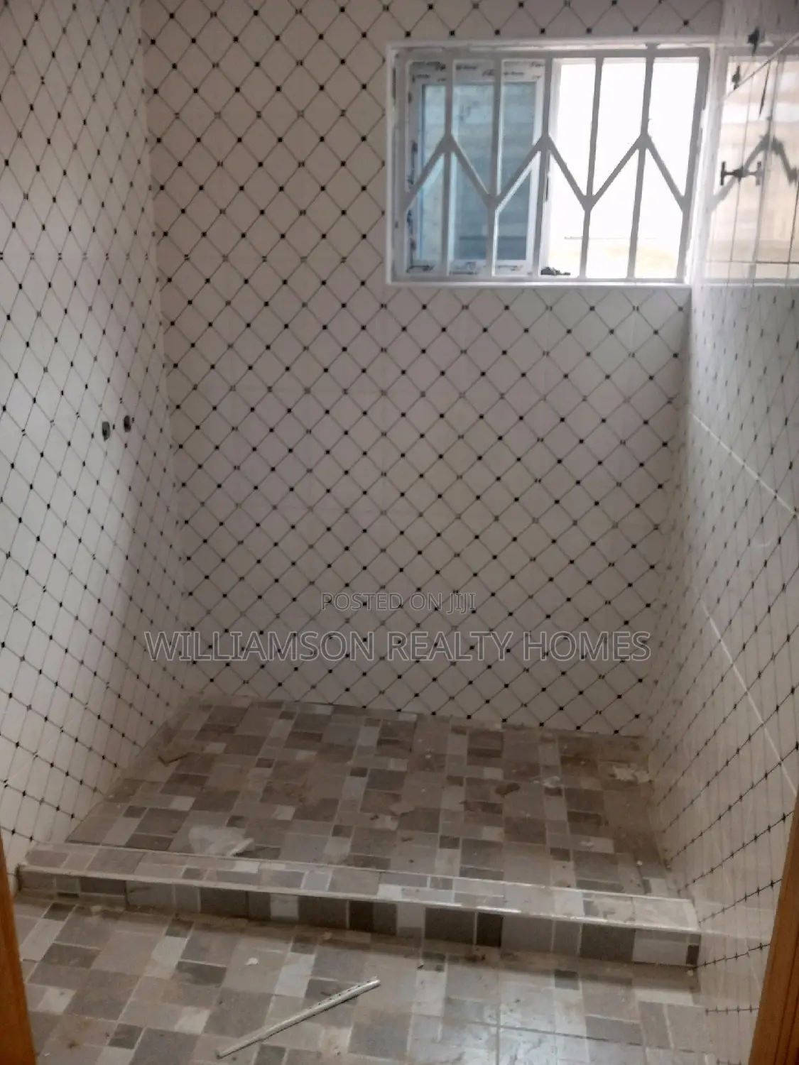 3bdrm House in Hfc Estate, Spintex for sale