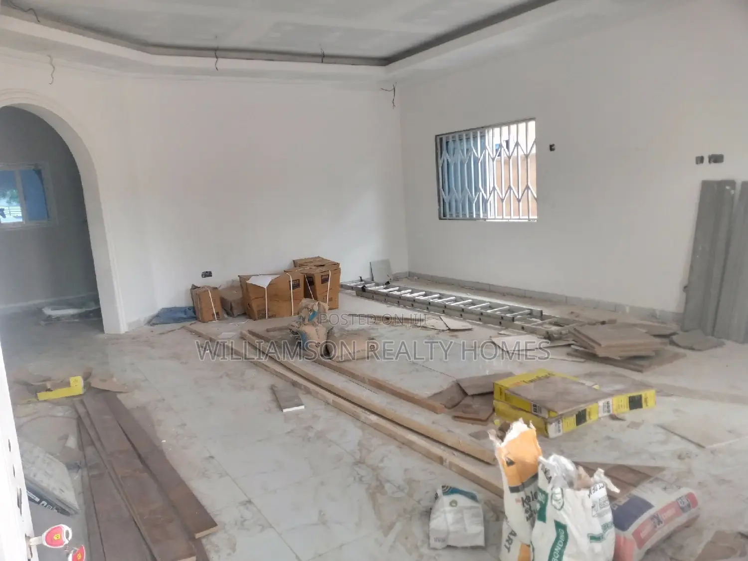 3bdrm House in Hfc Estate, Spintex for sale