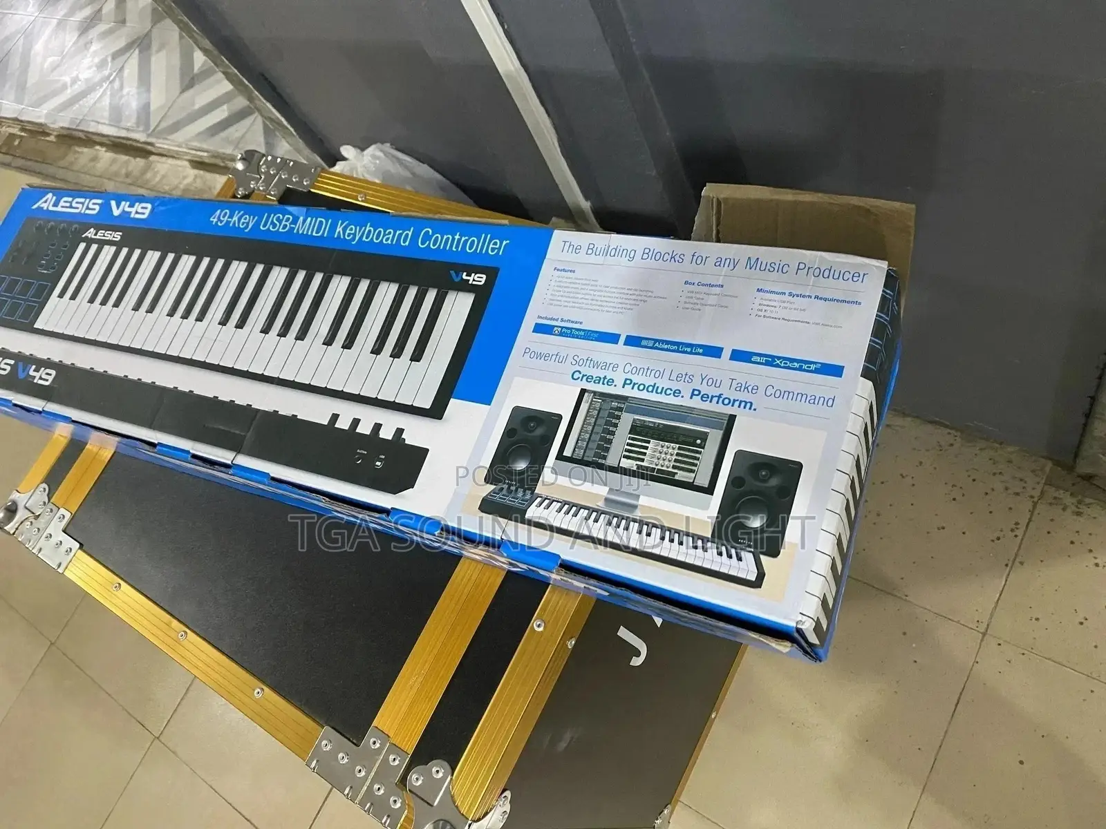 Alesis V49 Usb Midi Keyboard Controller W/ 8 Beat Pads