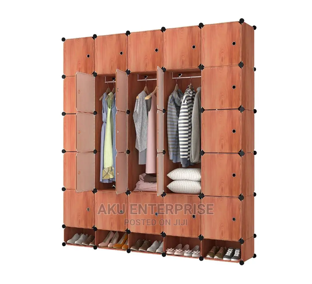 25 Cubes Plastic Wardrobe