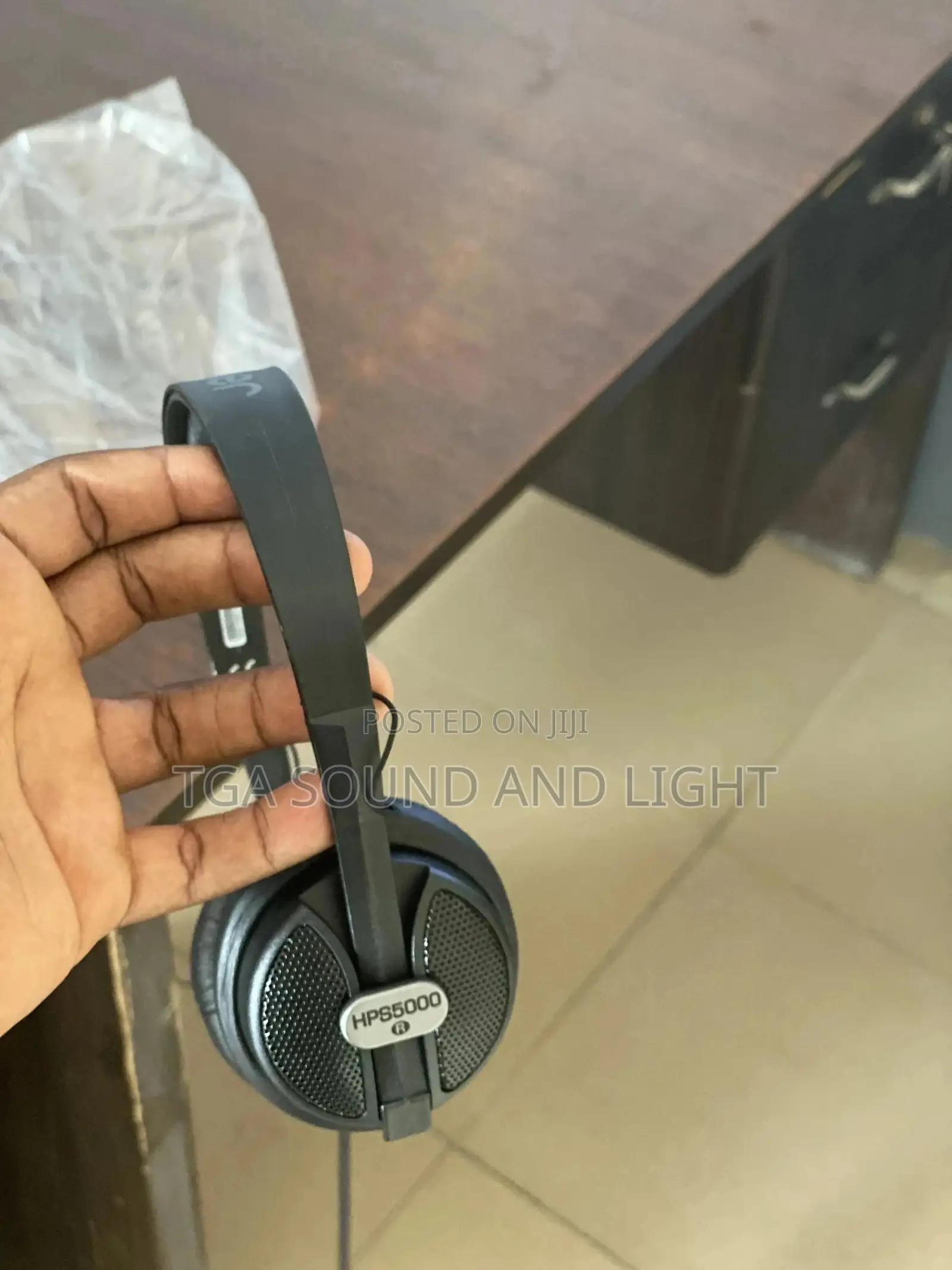 Behringer Hps5000 Closed-Type Studio Headphones Black