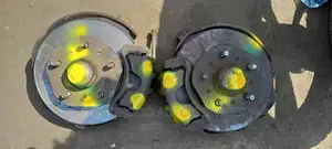 Photo - Toyota Fish/Hyundai H100/H200 Front Wheel Hub Pair Available