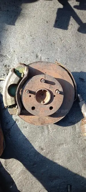 Toyota Hilux/Tacoma (2x4) Front Wheel Hub Pair Available