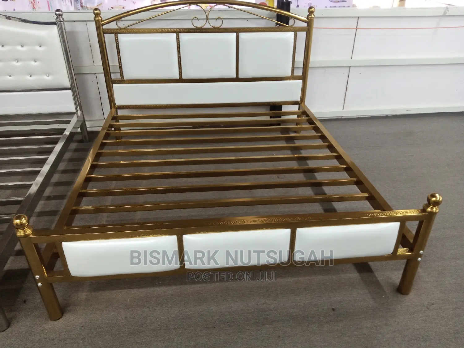 Queen Size Metal Bed for Sale