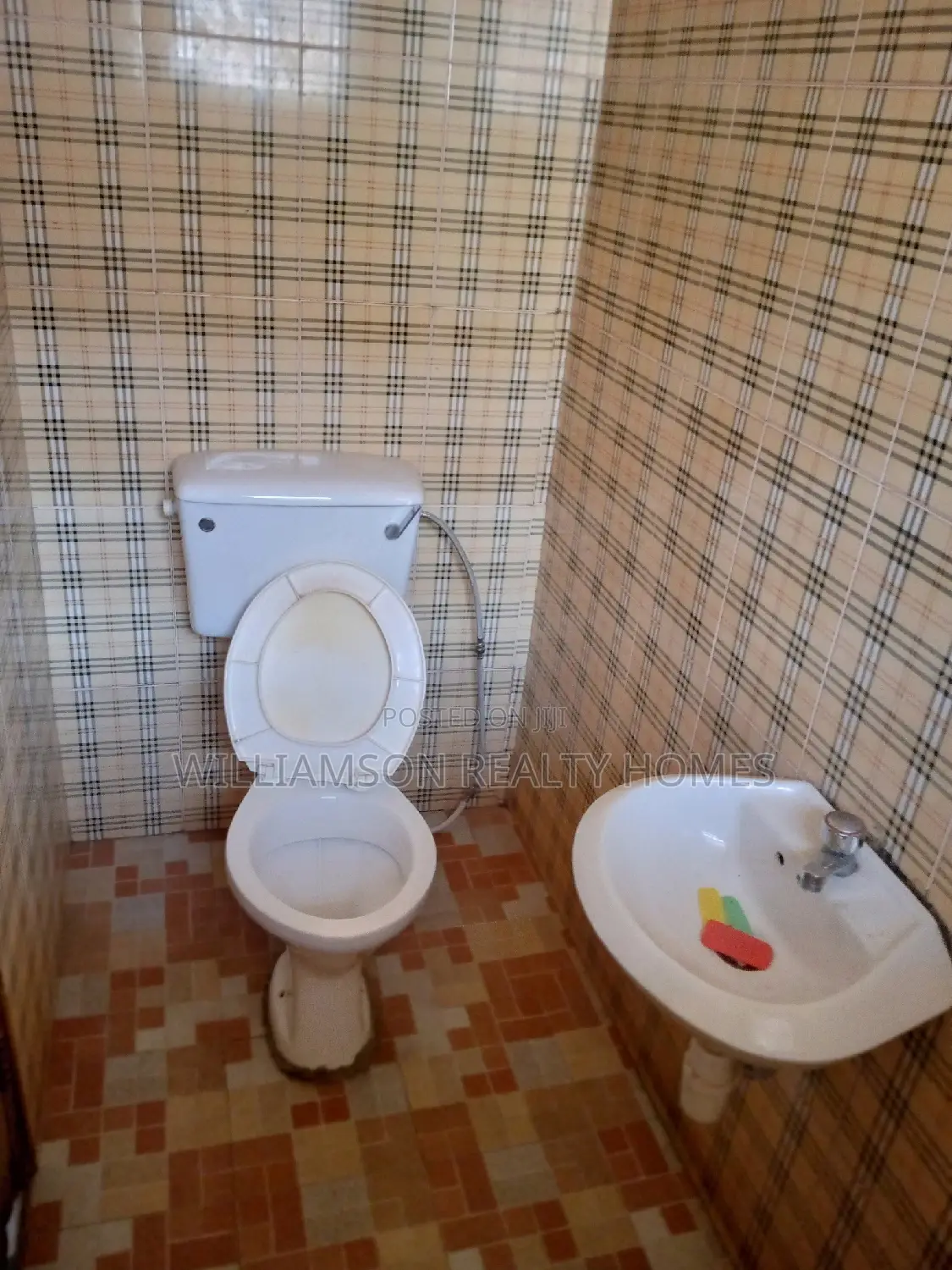 Mini Flat in Community 18, Spintex for rent