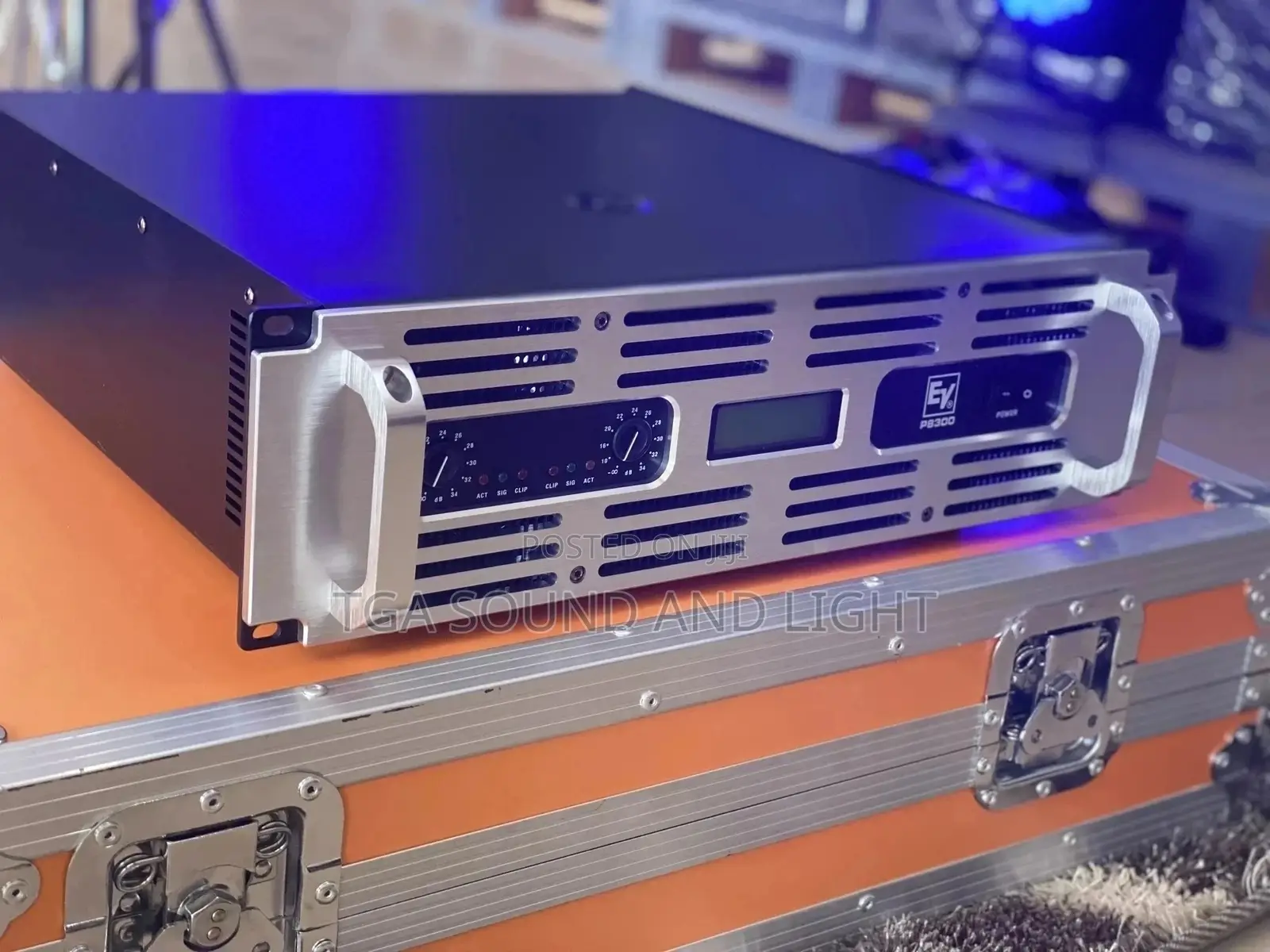 Ev P8300 Power Amplifier