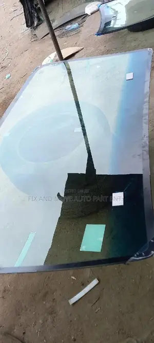 Toyota Corolla/Camry/Hilux/Tundra/Tacoma Windscreen in Stock