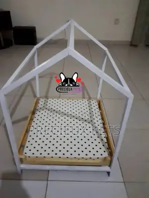 Indoor Bedding Compartment for Dogs and Cats