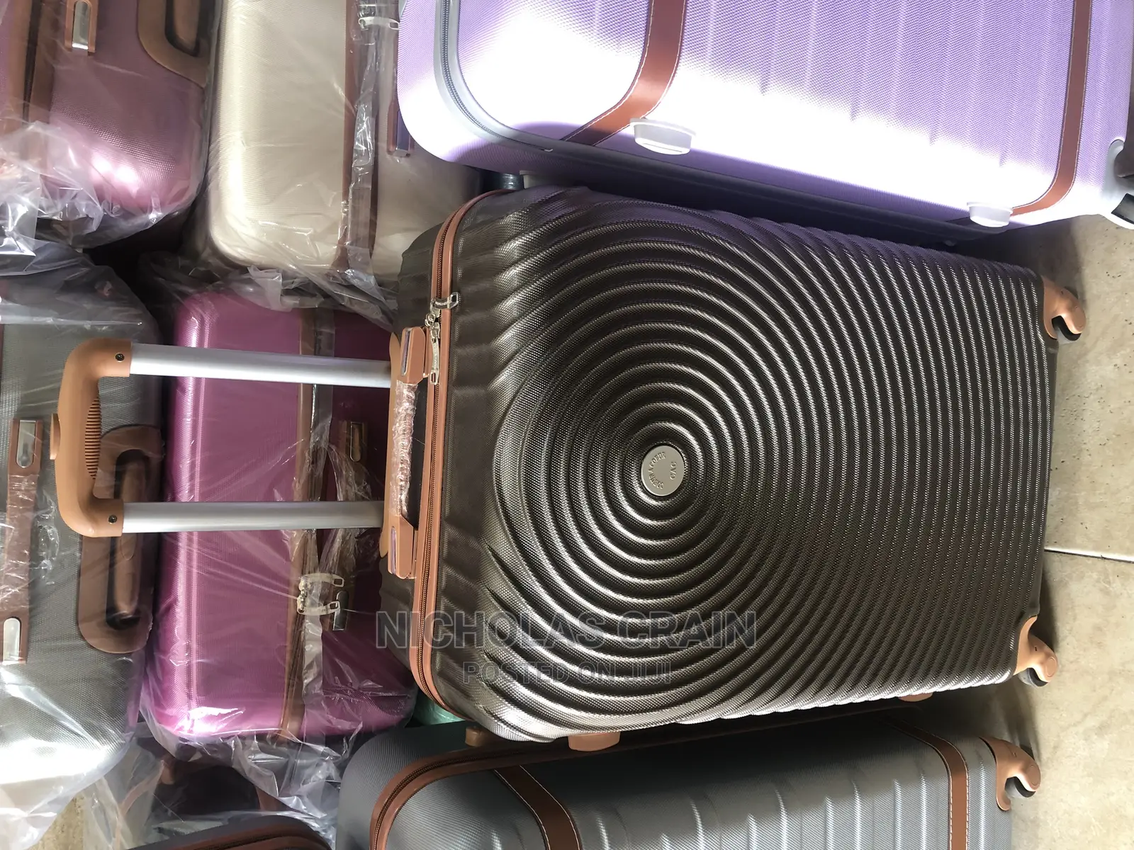 3 Pieces Travelling Bags/ Luggage Bags / Suit Case for Sale