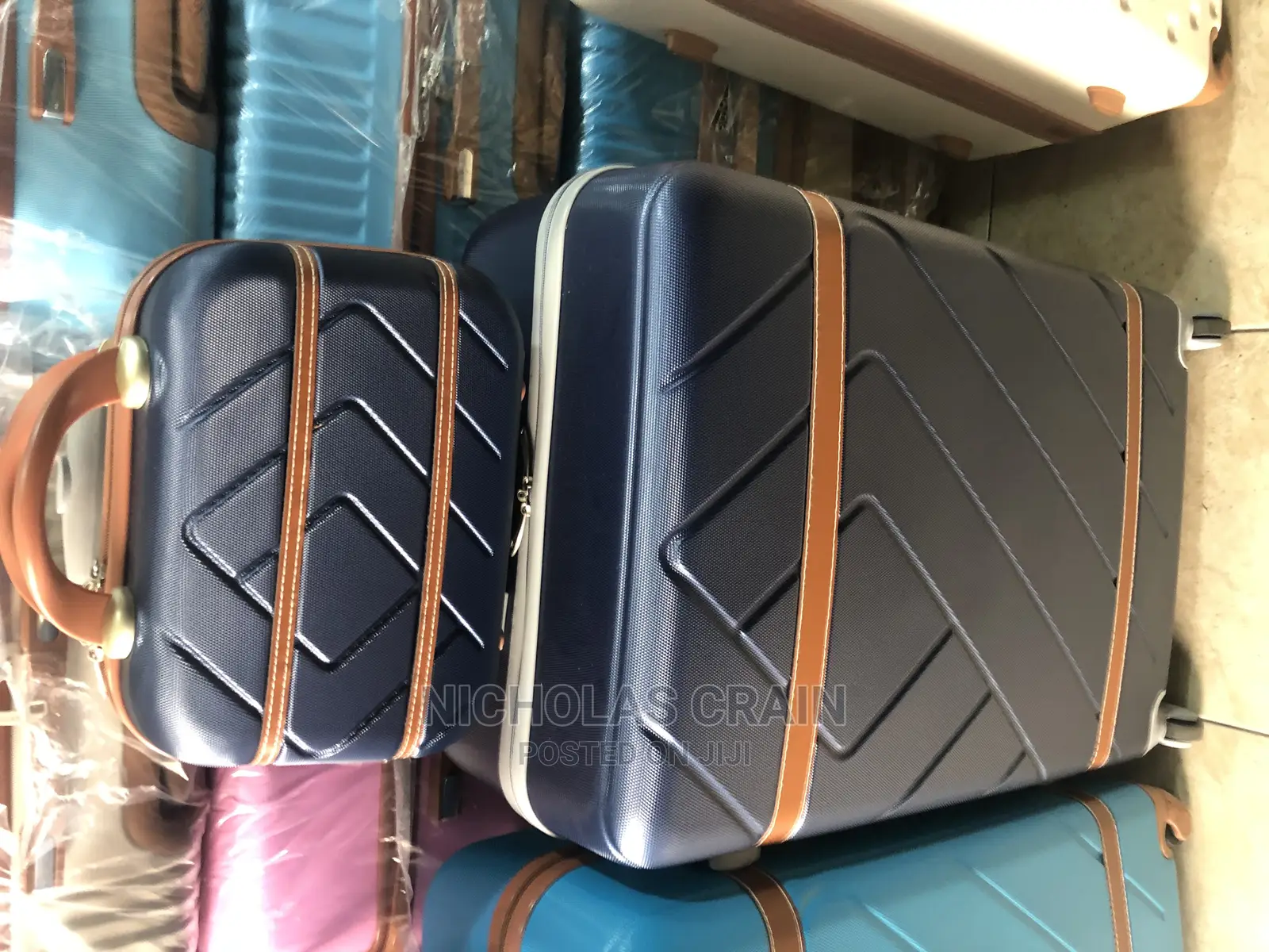 3 Pieces Travelling Bags/ Luggage Bags / Suit Case for Sale