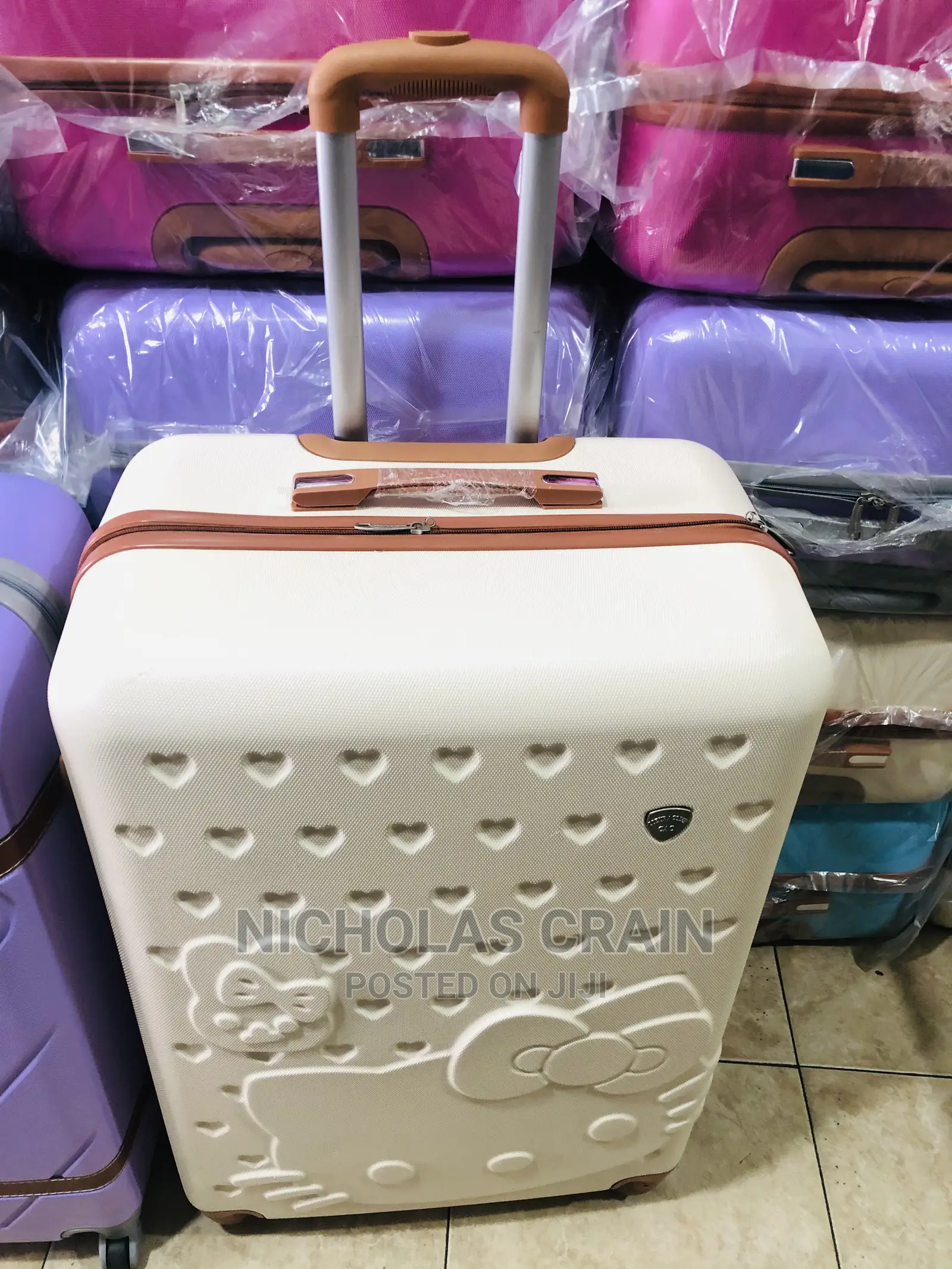 3 Pieces Travelling Bags/ Luggage Bags / Suit Case for Sale