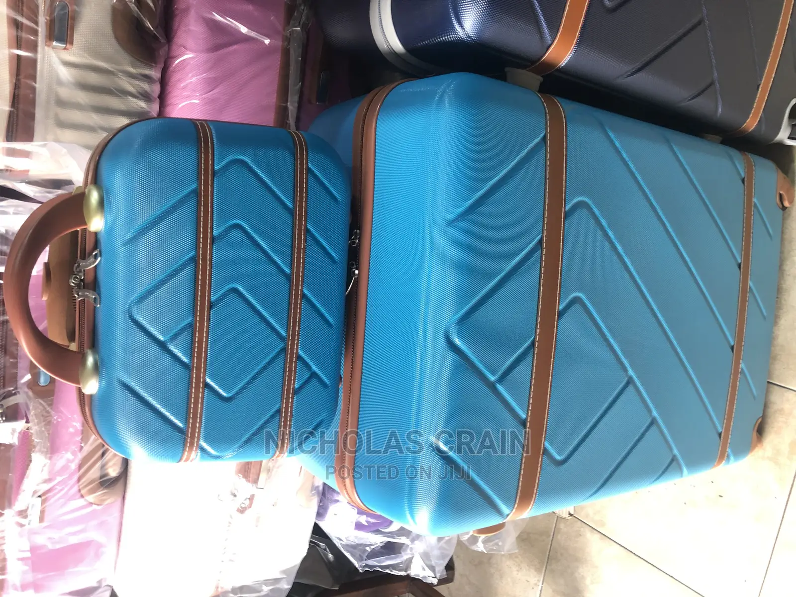 3 Pieces Travelling Bags/ Luggage Bags / Suit Case for Sale