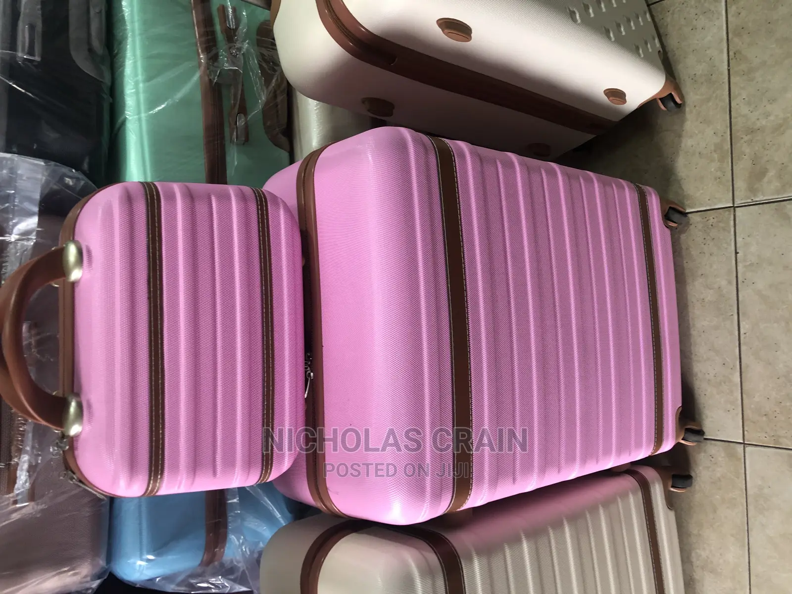 3 Pieces Travelling Bags/ Luggage Bags / Suit Case for Sale