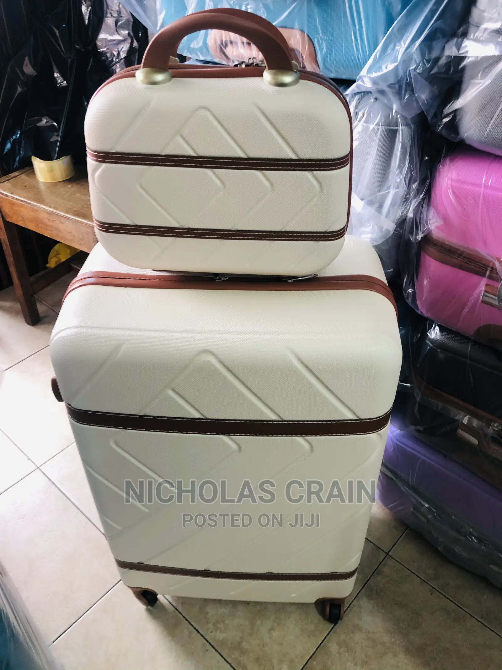 3 Pieces Travelling Bags/ Luggage Bags / Suit Case for Sale