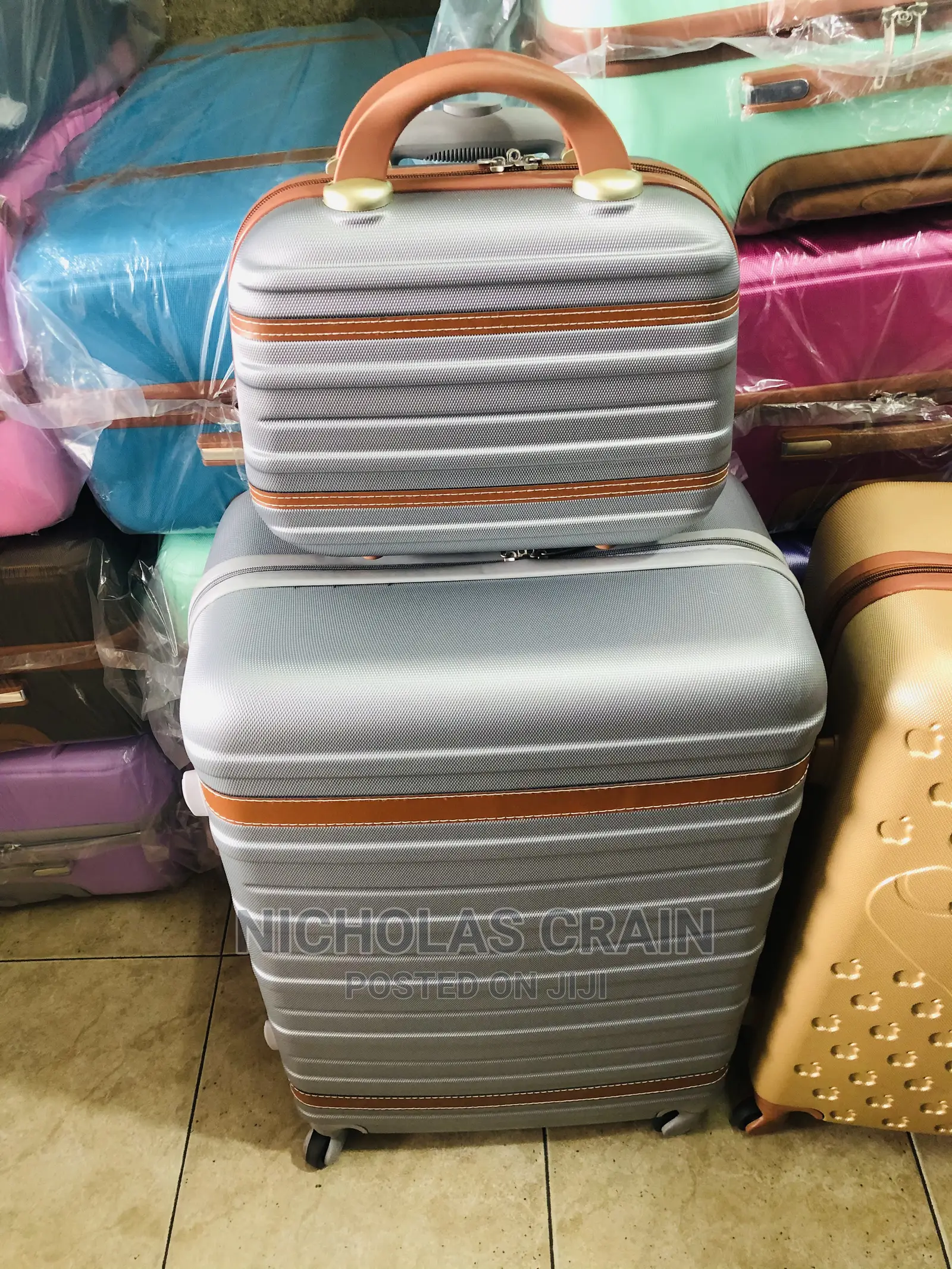 3 Pieces Travelling Bags/ Luggage Bags / Suit Case for Sale