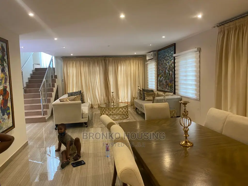 Furnished 4bdrm Townhouse / Terrace in Bronko Housing, Cantonments