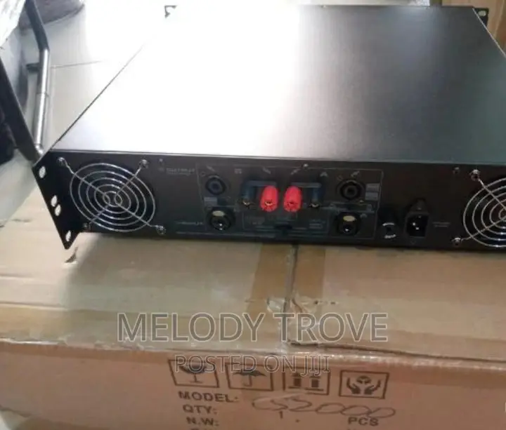 Peavey CS2000 Power Amplifier