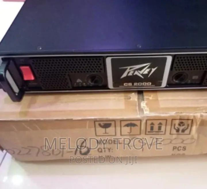 Peavey CS2000 Power Amplifier