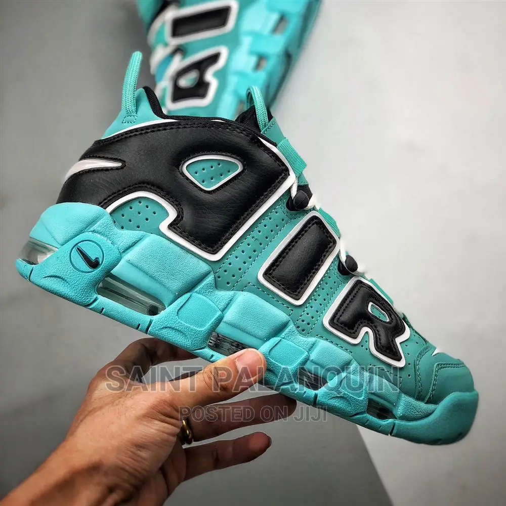Nike Air UPTEMPO