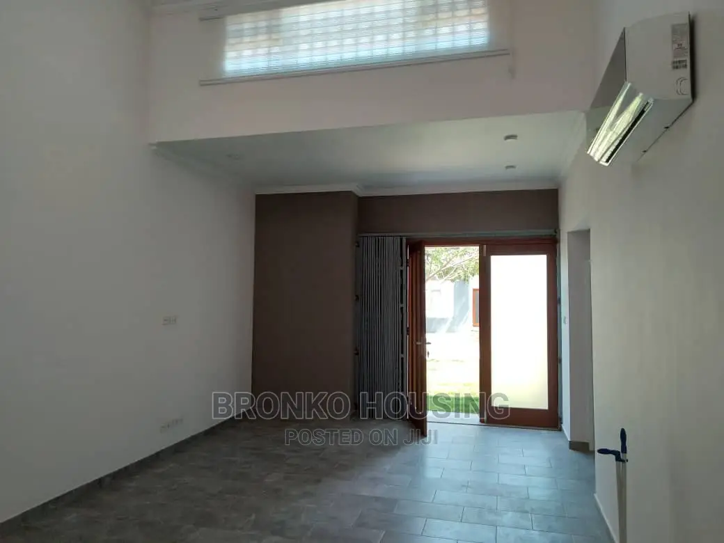 3bdrm House in Bronko Housing, Lake Side Estate for Rent