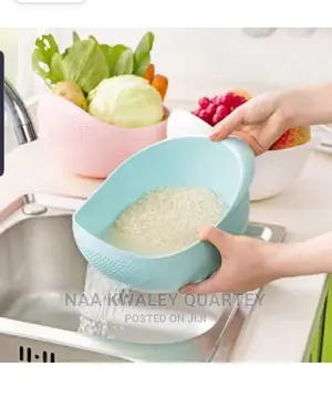 Big and Medium Sized Rice or Vegetables Washing Bowls