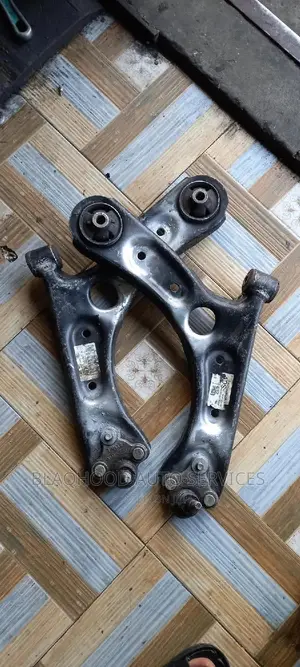 Hyundai Elantra 2017-2018 Front Lower Arm Pair in Stock